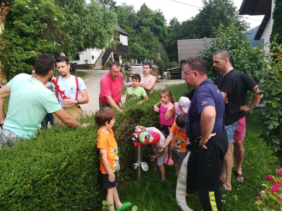 PRIKAZ UPORABE HIDRANTA KRAJANOM ROČ